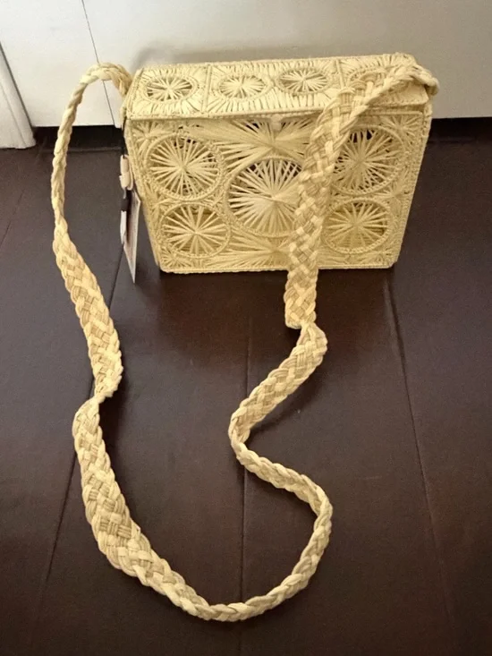 Mango - Limited Edition Braided Straw Crossbody Bag in Natural - Picture 4 of 5